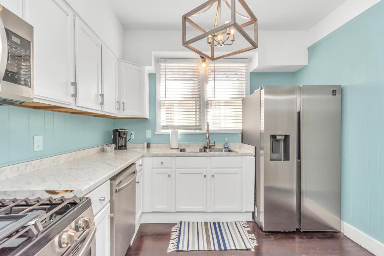 2 Kitchens,2 Living Rooms,4 Bedrooms-Close To All! Galveston Exterior photo