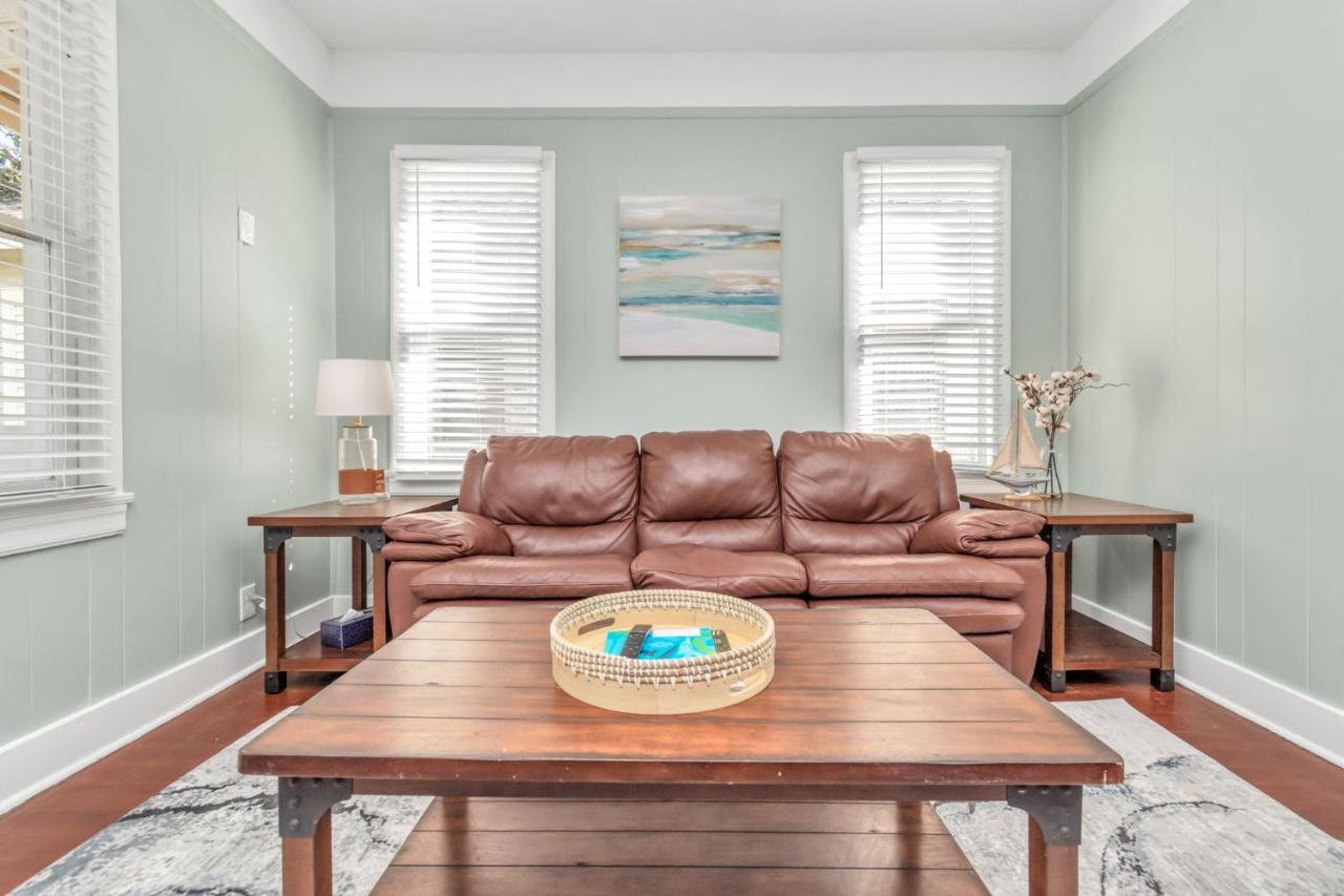 2 Kitchens,2 Living Rooms,4 Bedrooms-Close To All! Galveston Exterior photo